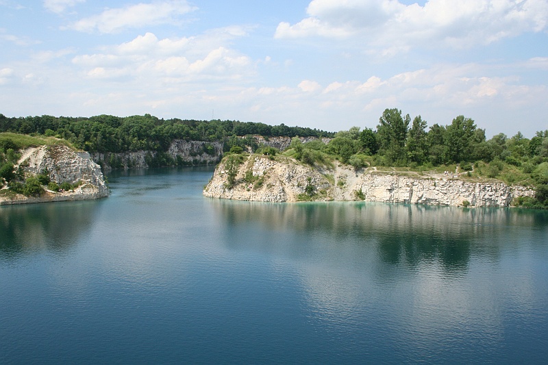 Obraz 206.jpg - Zakrzówek - zalany kamieniołom, który obecnie przekształcił się w malownicze jeziorko